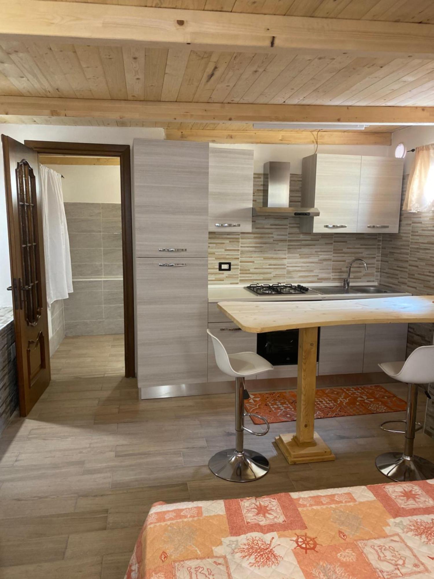 Monolocale Indipendente Nel Quartiere Residenziale Genneruxi Cagliari